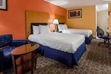 هتل Quality Inn & Suites Fayetteville I 95