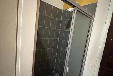 پانسیون Hostal Velvet Plaza