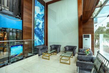 هتل Hyphen Business