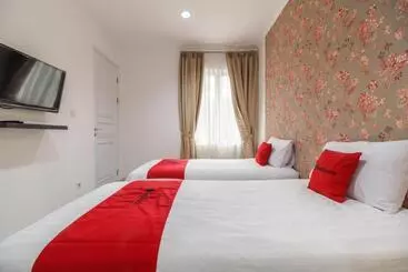 Majatalo Reddoorz Plus Near Exit Toll Puncak 2