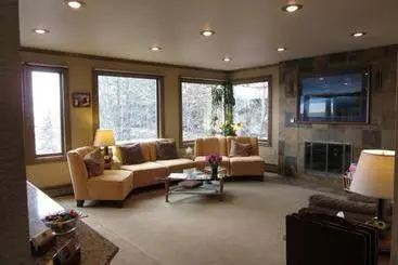 צימר Copper Whale Inn