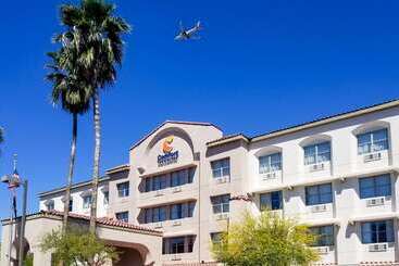 호텔 Comfort Inn & Suites Tempe Phoenix Sky Harbor Airport