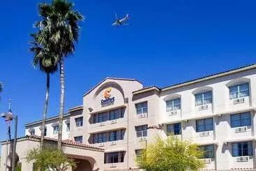 هتل Comfort Inn & Suites Tempe Phoenix Sky Harbor Airport