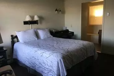 בית מלון כפרי Continental Inn