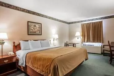 هتل Quality Inn Midway