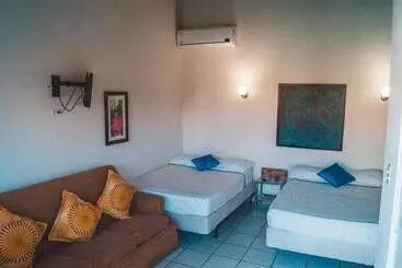 پانسیون Courtesy Apartments Aruba