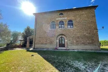 Szálloda Agriturismo Pietramora