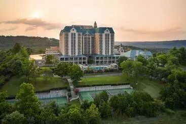 Chateau On The Lake Resort Spa And Convention Center