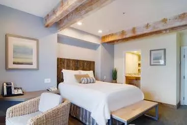 ホテル Cypress Inn On Miramar Beach