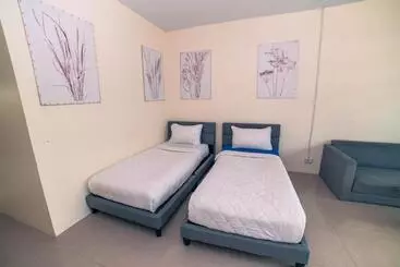 Leo Hostel