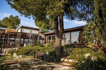 Logos Hotel In Yad Hashmona