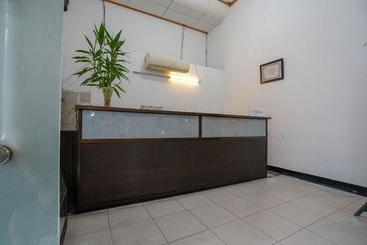 Отель Oyo 1216  Sejati