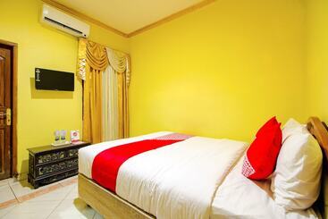 בית מלון כפרי Oyo 1770  Mawar Saron 2