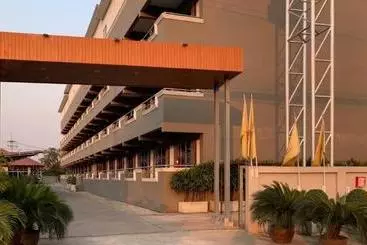 Capital O 75406 Hotel M Rojana