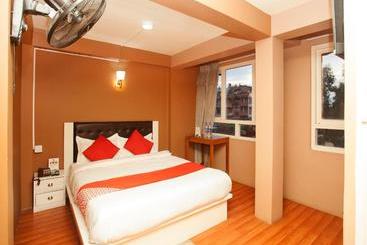 Hotelli Oyo 607 De Tisha Inn Lounge & Bar