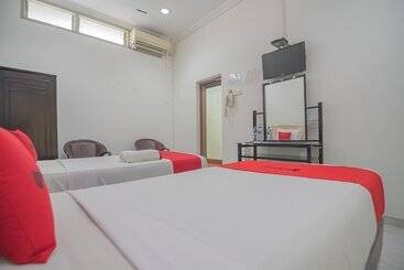 Hotel Reddoorz @ Jalan R.e. Martadinata Sukabumi