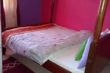 تختخواب و صبحانه Joppers Guest House