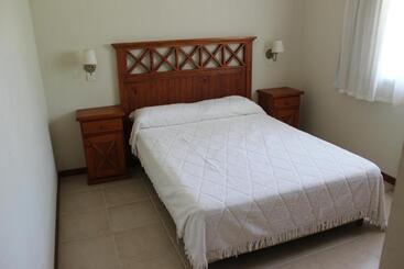 アパートホテル Apart Lawn Tennis Pinamar