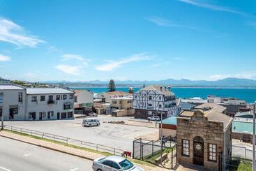 Pensione Sandstone Manor