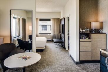 Doubletree By Hilton Hotel & Suites Jersey City