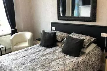 ペンション Milton Lodge