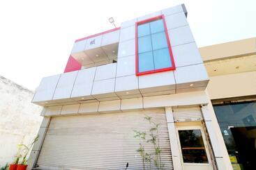 호텔 Orchid By Oyo Rooms