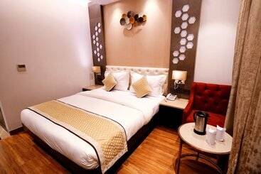 בית מלון כפרי Ritz With Free Airport Pickup