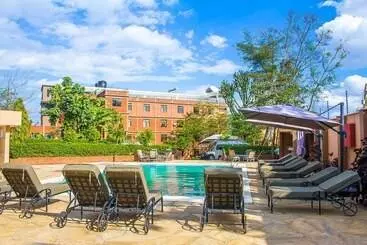 Hotel Summit Lodge