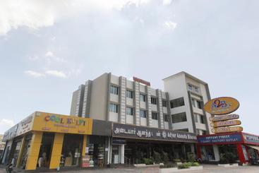 Hotel Oyo 63300  Rasi Residency