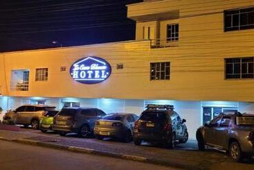 هتل La Casa Blanca