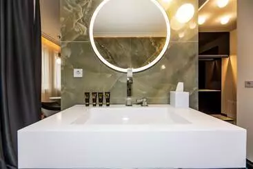 Amsterdam Plaza Hotel & Spa