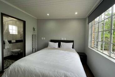 بنسيون Halleria Self Catering