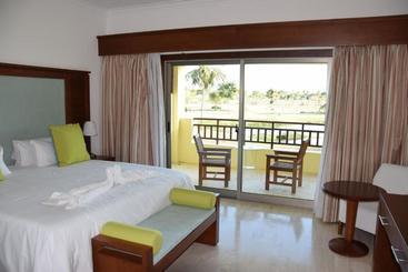 فندق Sunset Residences & Resort