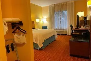 Отель Baymont By Wyndham Chambersburg