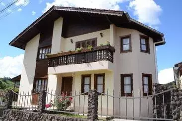 ペンション Pousada Adler