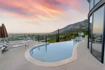 Aparthotel Fortunella Suites & Villas