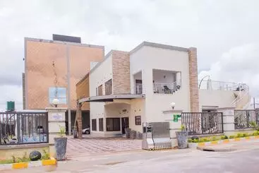Hotel The Crest Lodge
