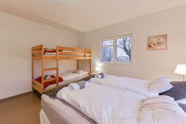 پانسیون Syðra Skörðugil Guesthouse