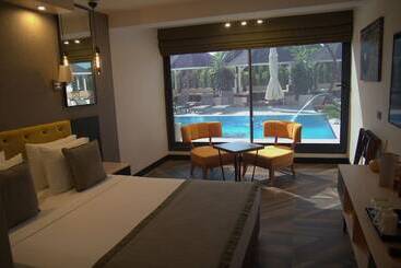 Отель Royal Cesme