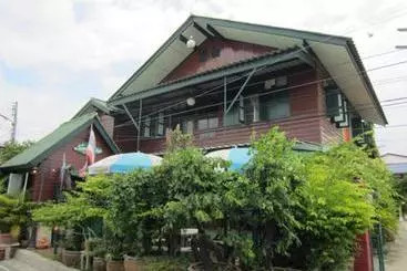Majatalo San Sook Place Guest House