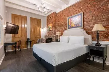 호텔 French Quarter Suites