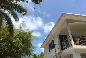 پانسیون African Symbol Guest House