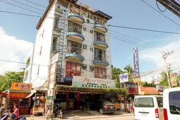 Hotel Reddoorz Near Maribago Barangay Hall