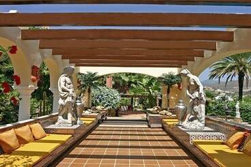 آپارتمانهای توریستها Unique Luxurious And Palacial Villa