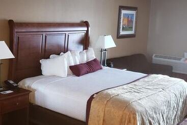 هتل Hamilton Inn Select Beachfront Mackinaw City