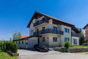 پانسیون Rooms & Apartments Karlo