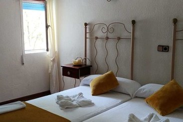 Majatalo Hostal & Restaurante Miralpas