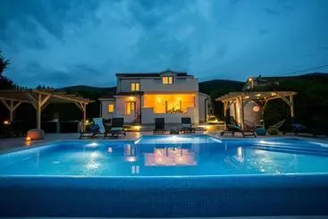 Tourist flats House Longo