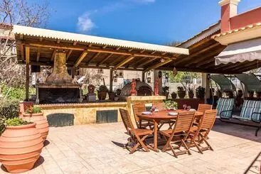 Turistihuoneistot Antonela Sunshine Apartment By Corfuescapes