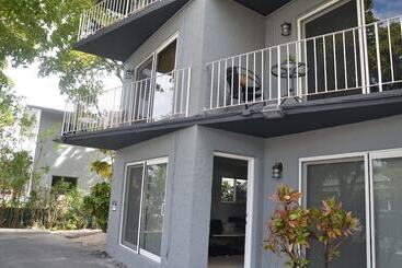 דירות לתיירים Riviera Luxury Living Coconut Grove